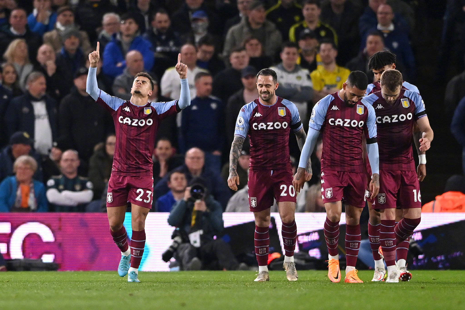 团球迷中掀 团球迷中掀