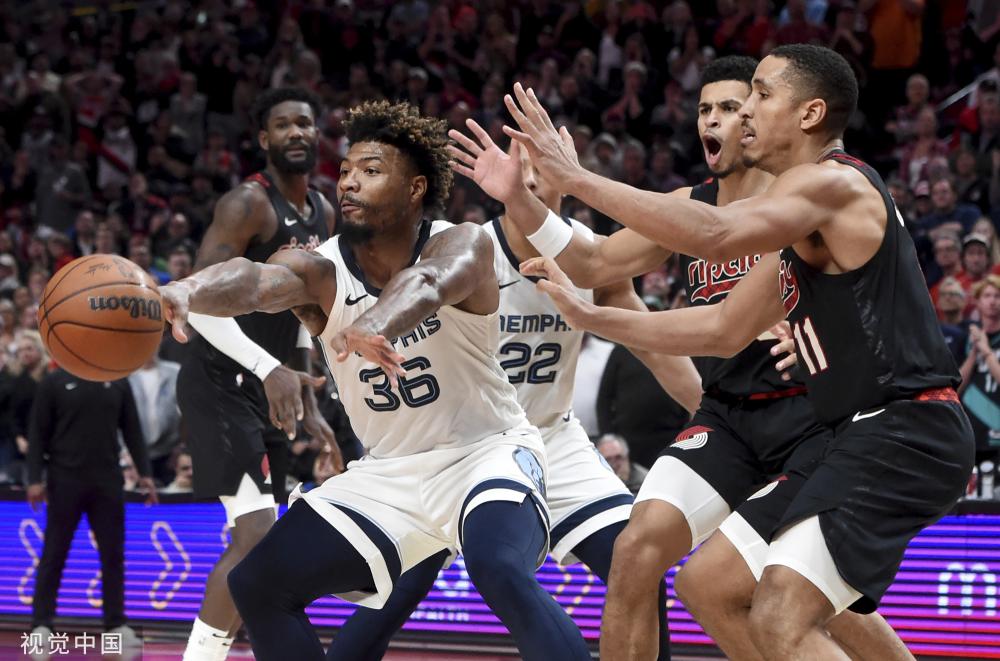 他仍然面临 他仍然面临